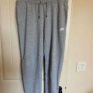 Women’s nike sweats!